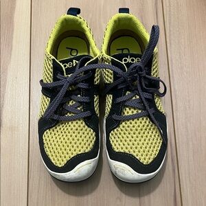 PLAE Kids Sneakers in Yellow and navy